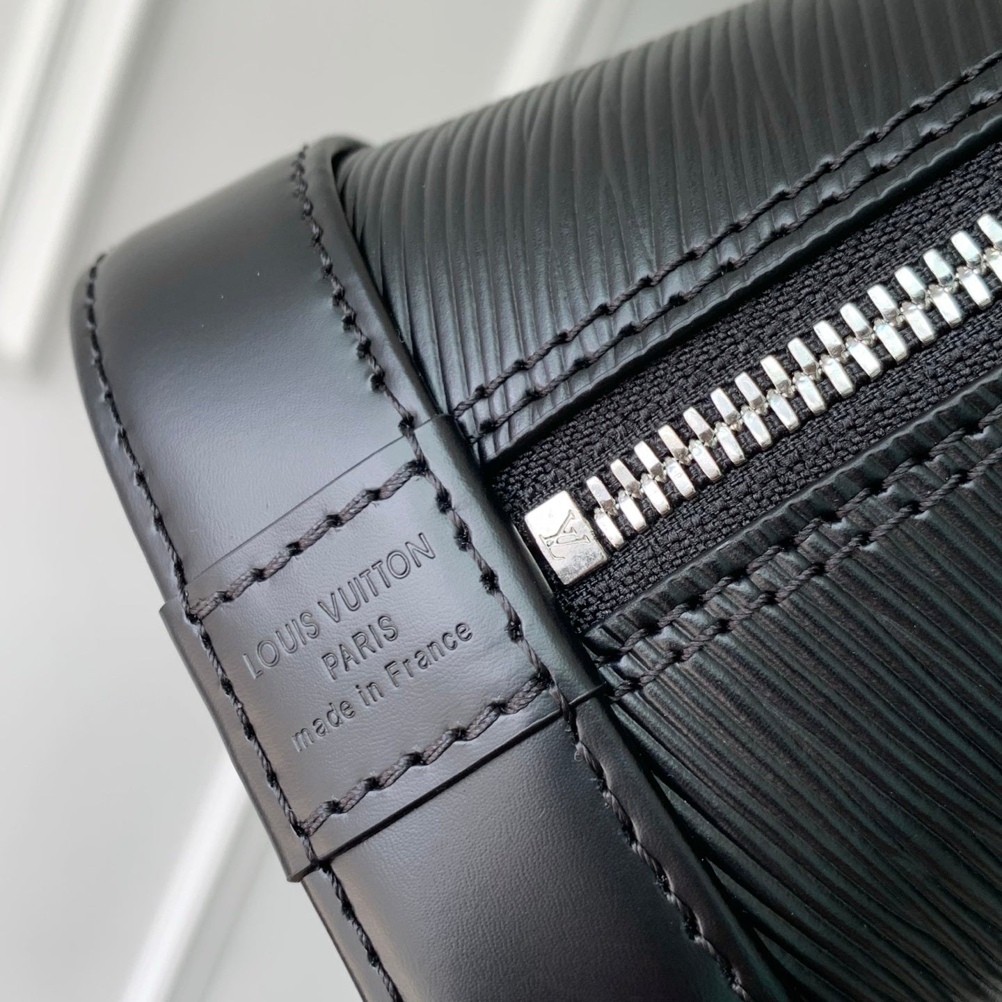 Louis Vuitton LV M29125 Alma BB Bag Black - Default Title - View 8