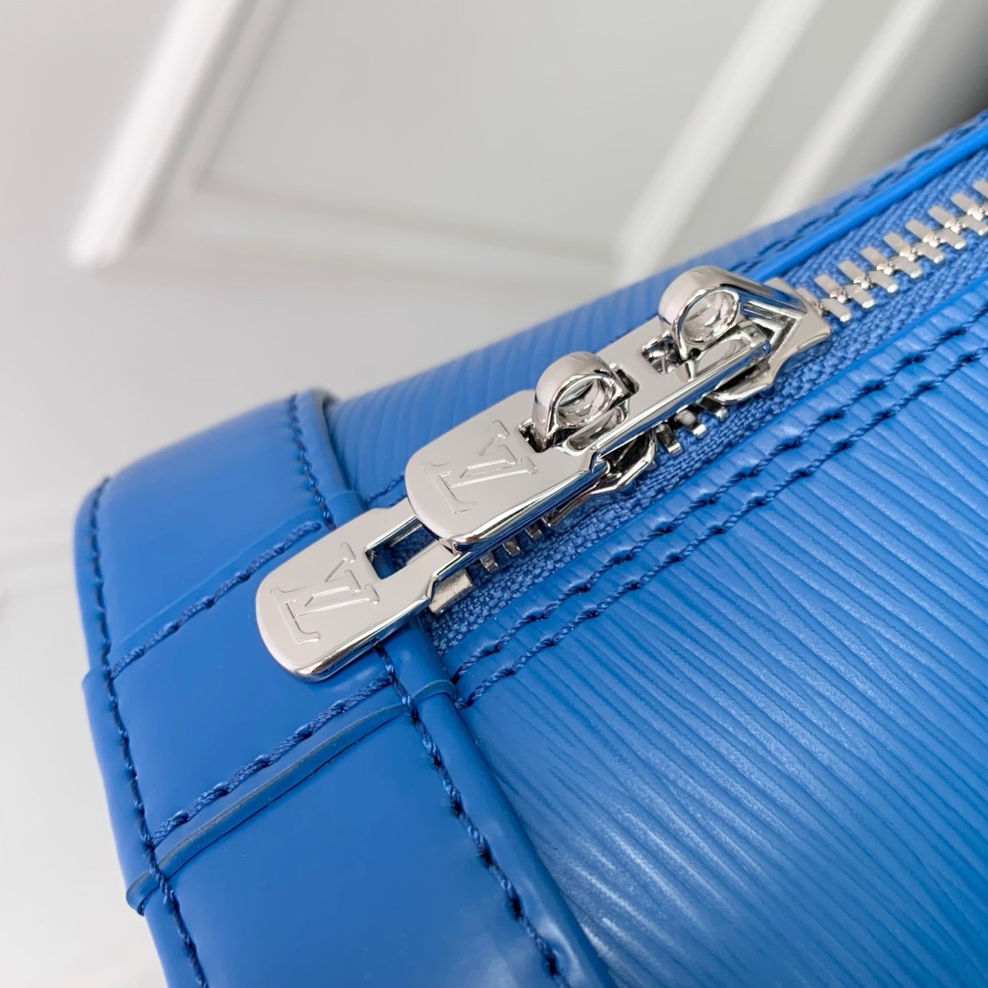 Louis Vuitton LV M29125 Alma BB Bag Ocean Blue - Default Title - View 7
