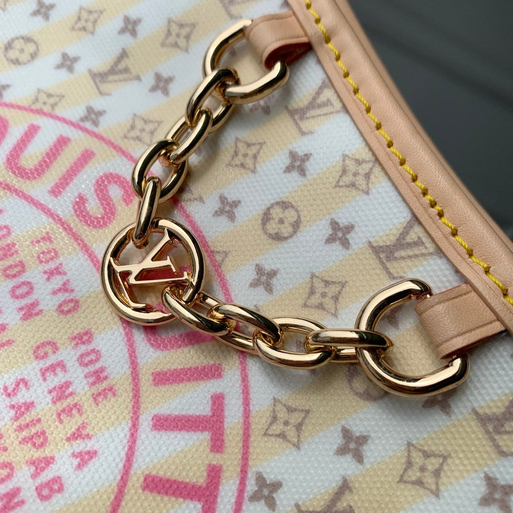 Louis Vuitton LV M29139 Carryall East West Bag Banana
