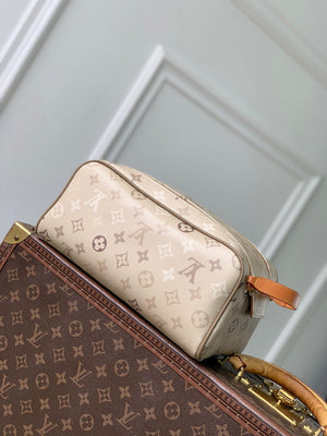 Louis Vuitton  LV M29161 Dopp Kit Bag Sand Beige - Default Title - View 2