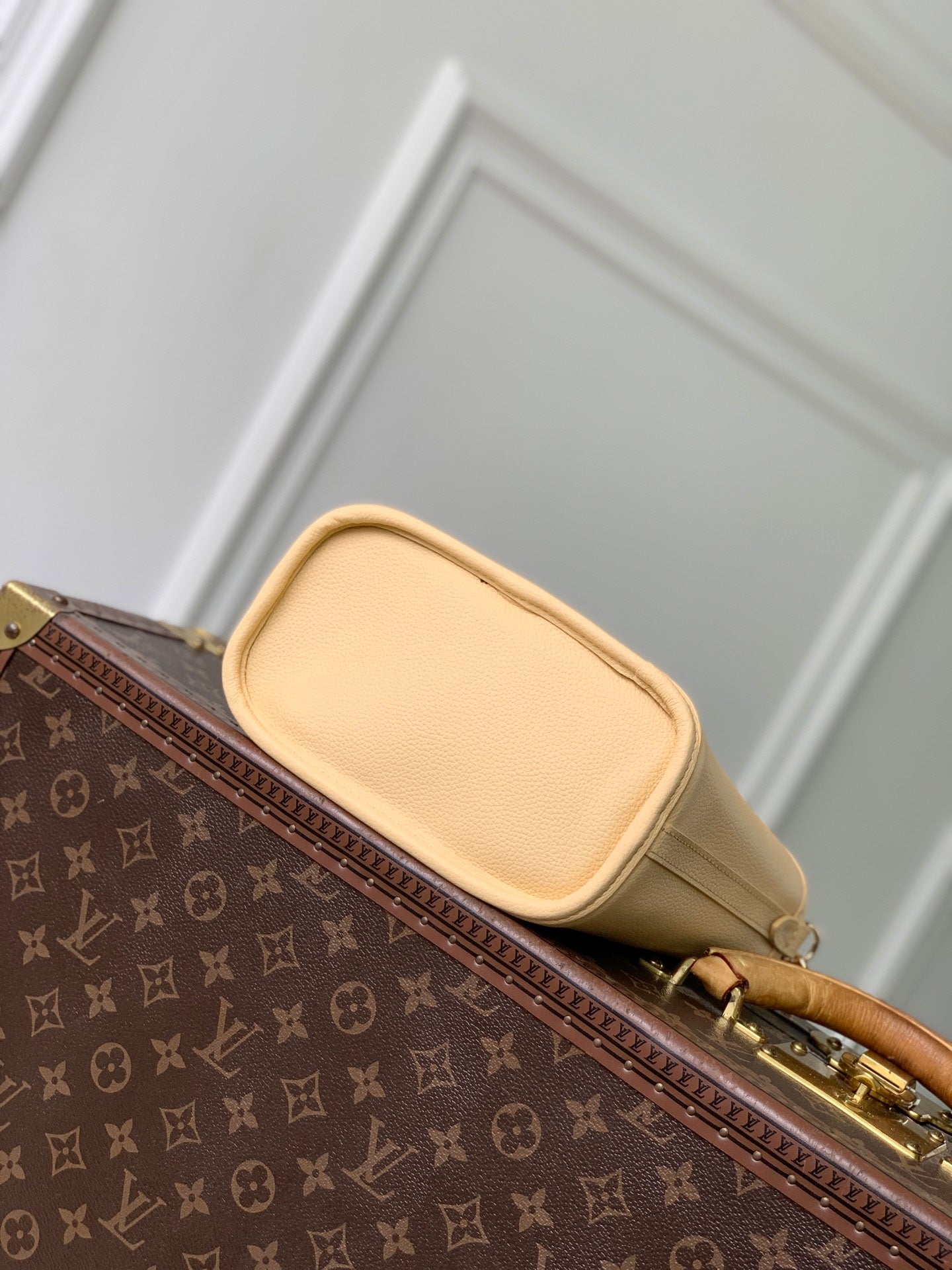 Louis Vuitton LV M29228 Neverfull Bandoulière Inside Out BB Bag Monogram Banane