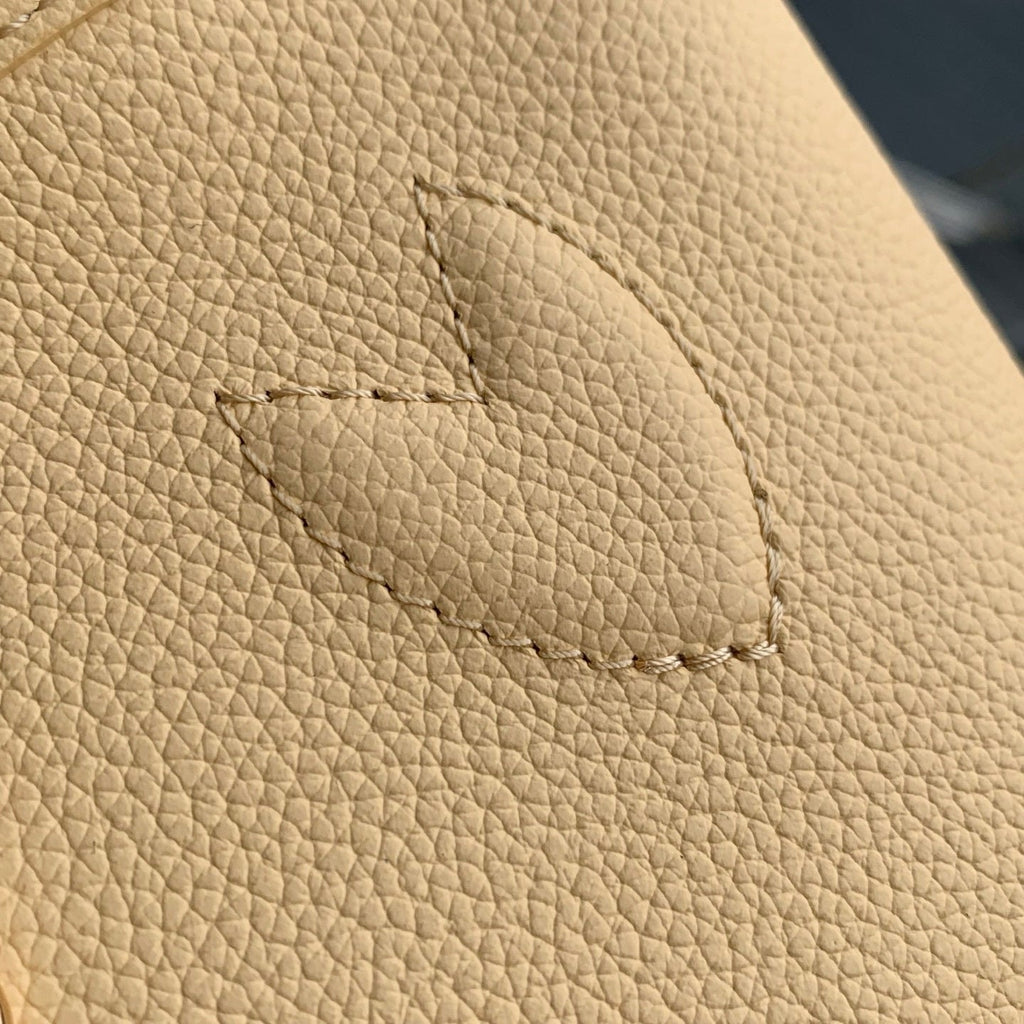 Louis Vuitton LV M29228 Neverfull Bandoulière Inside Out BB Bag Monogram Banane