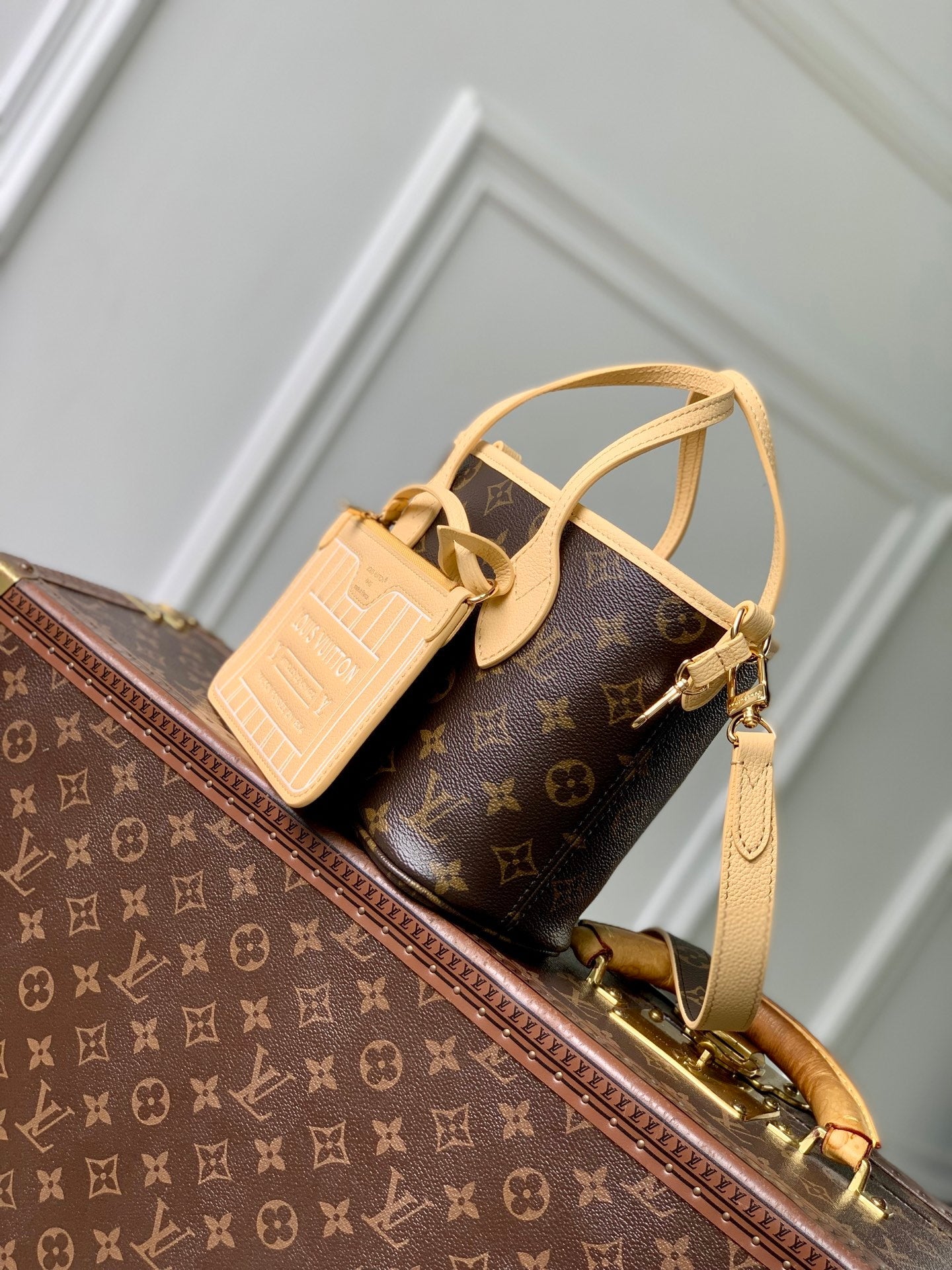 Louis Vuitton LV M29228 Neverfull Bandoulière Inside Out BB Bag Monogram Banane - Default Title - View 2