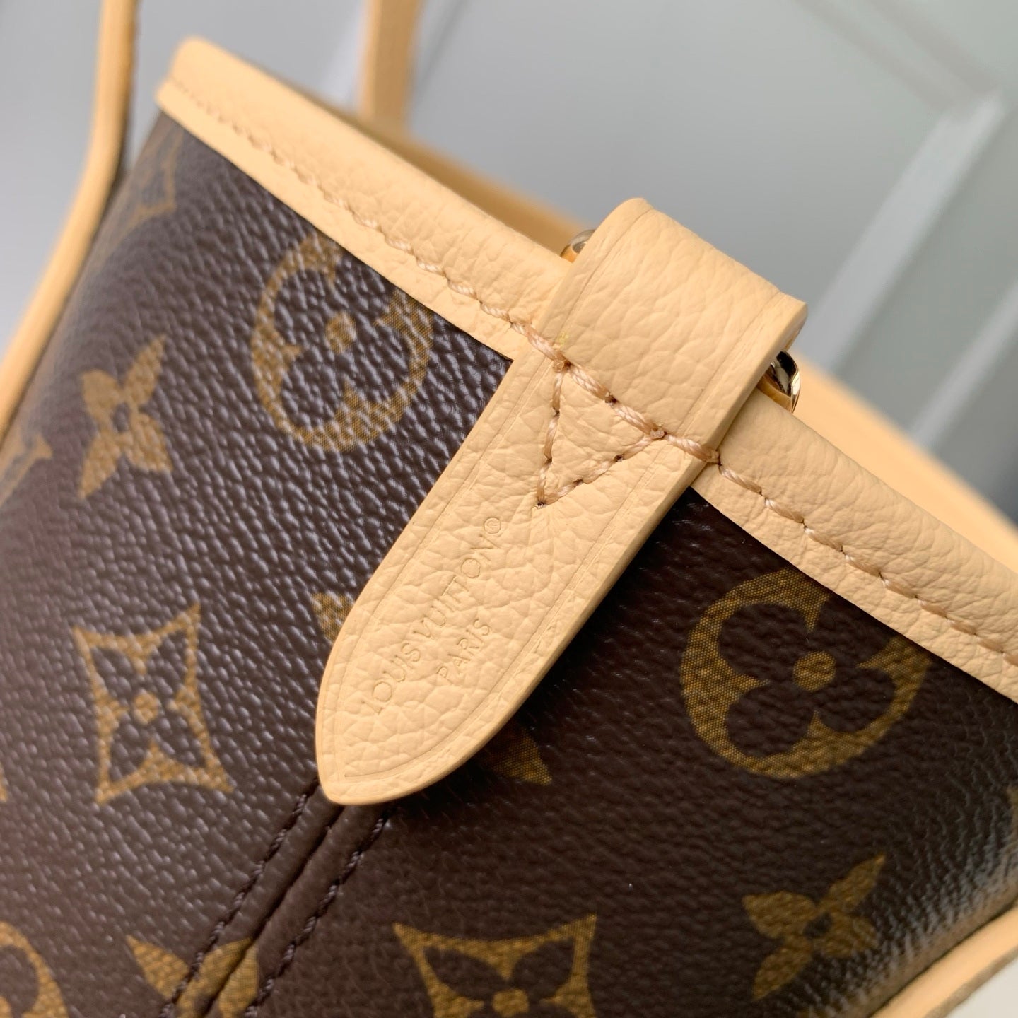 Louis Vuitton LV M29228 Neverfull Bandoulière Inside Out BB Bag Monogram Banane - Default Title - View 8