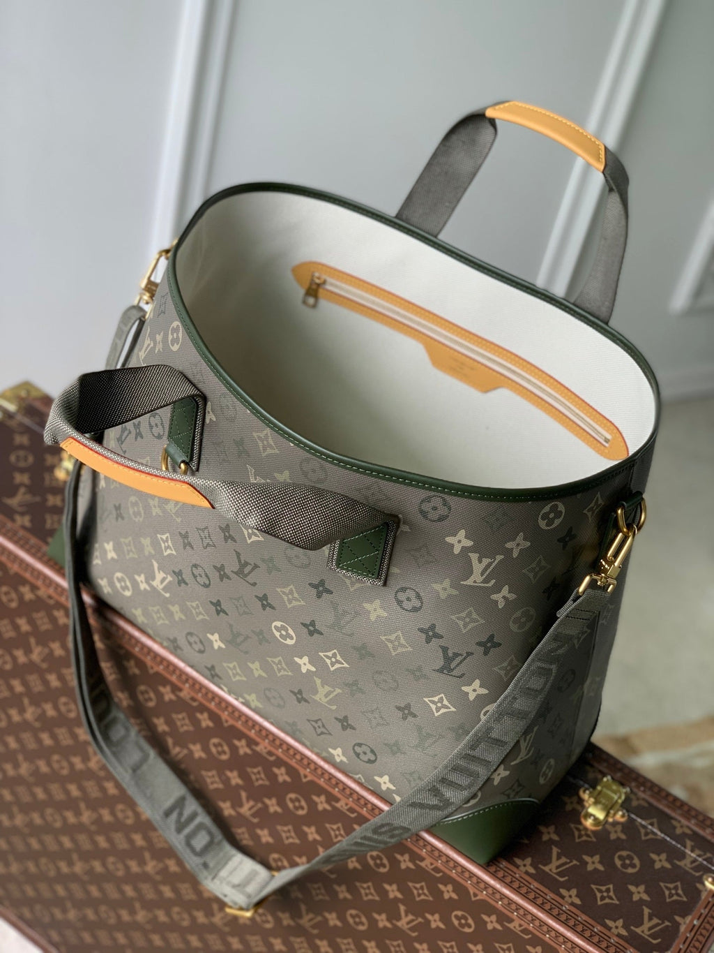 Louis Vuitton LV M29269 Uptown Tote Bag Khaki Green