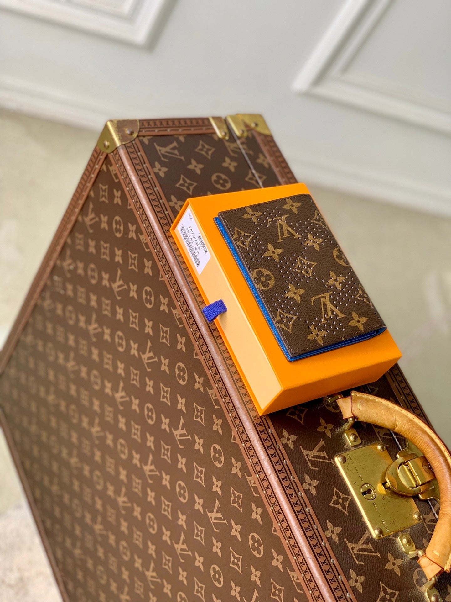 Louis Vuitton LV M29285 Passport Cover Blue - Default Title - View 3