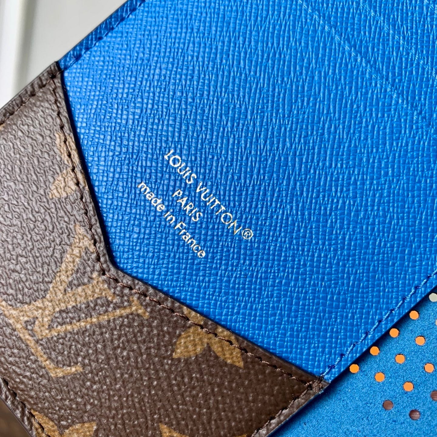 Louis Vuitton LV M29285 Passport Cover Blue - Default Title - View 8