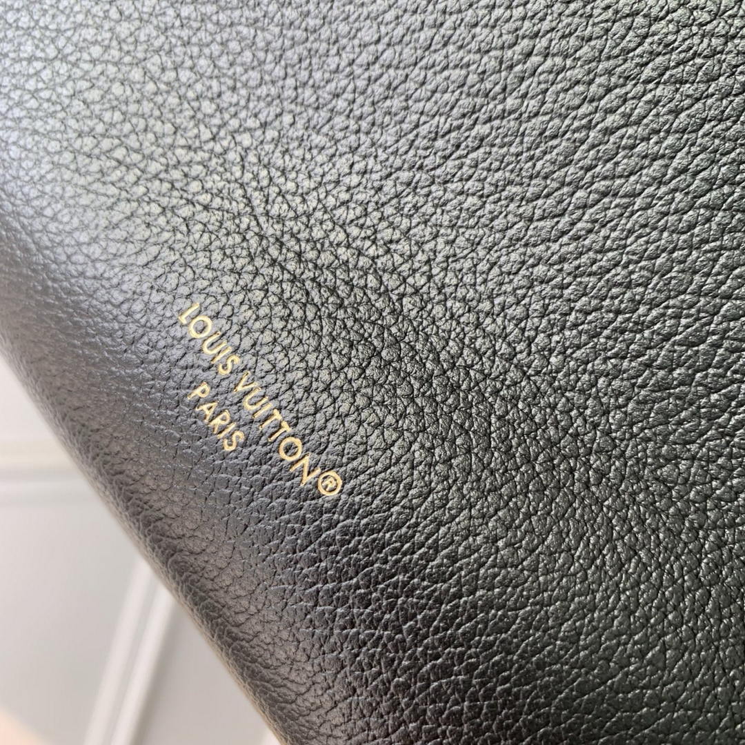 Louis Vuitton LV M29391 Noe Trunk  Bag Monogram Black