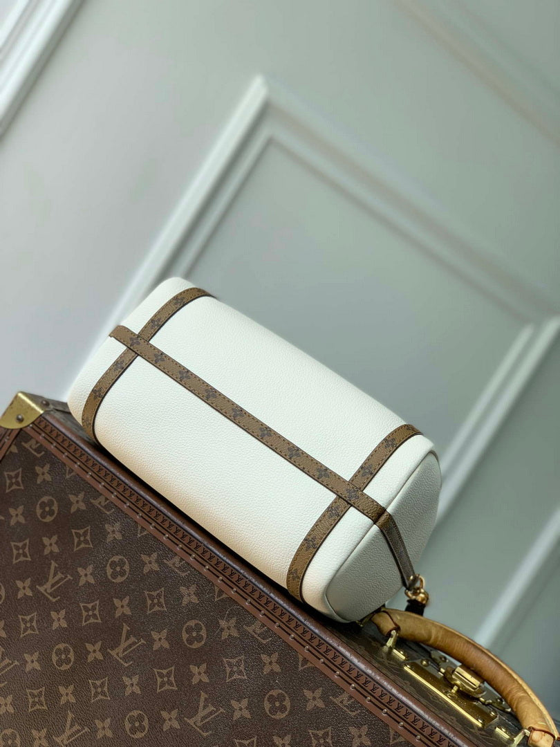 Louis Vuitton LV M29392 Express PM Bag Vanilla