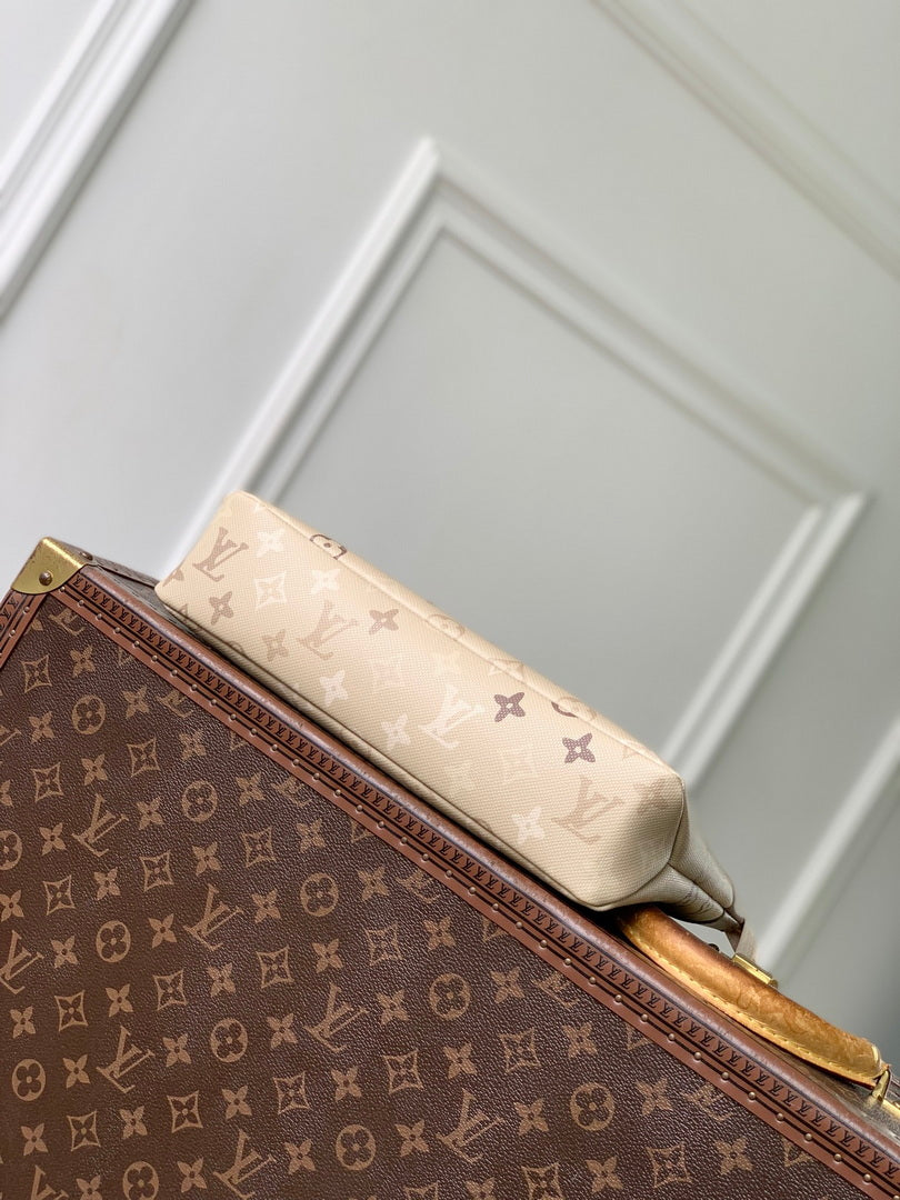 Louis Vuitton  LV M29427 Pochette Voyage Souple Sand Beige
