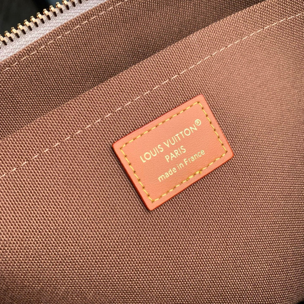 Louis Vuitton  LV M29427 Pochette Voyage Souple Sand Beige