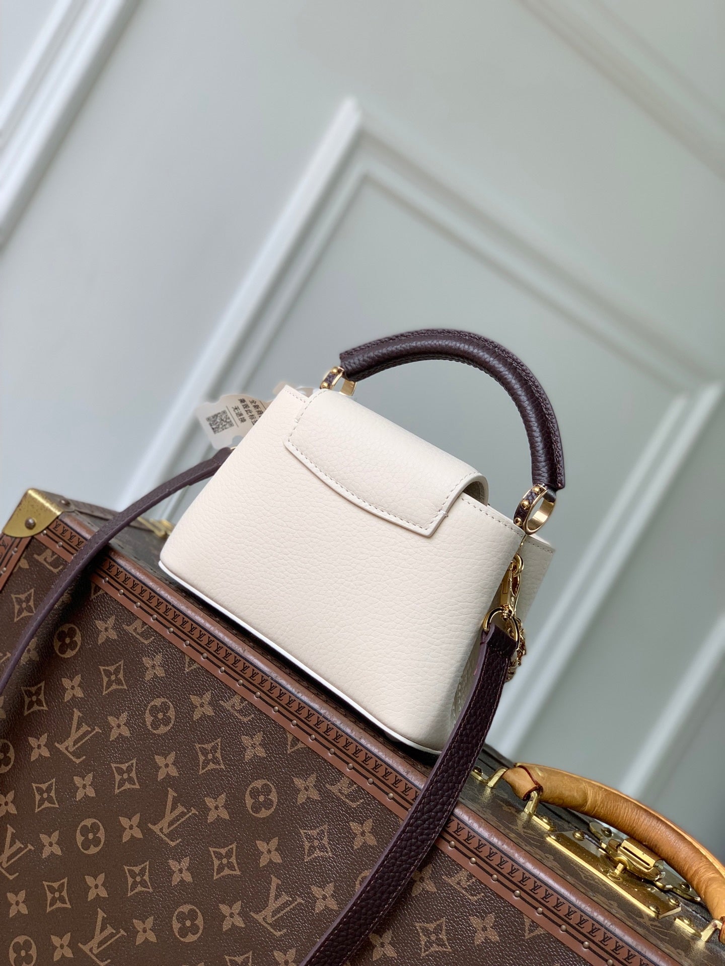 Louis Vuitton LV M29439 Capucines Mini Bag Cream/Burnt Mahogany - Default Title - View 3