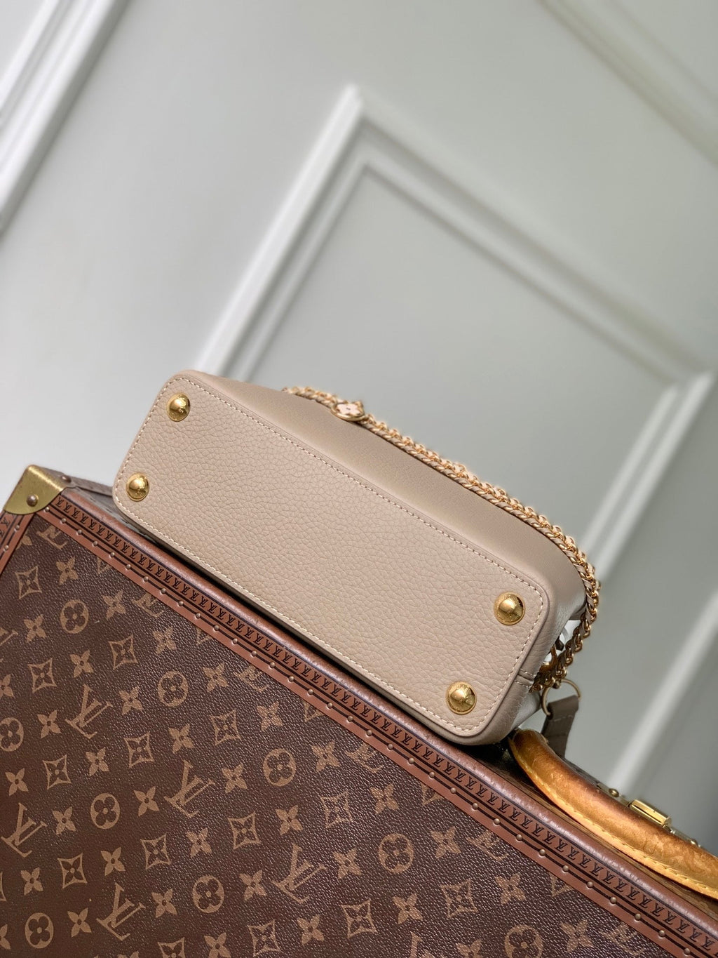 Louis Vuitton LV M29440 Capucines BB Bag Galet Grey Taurillon leather