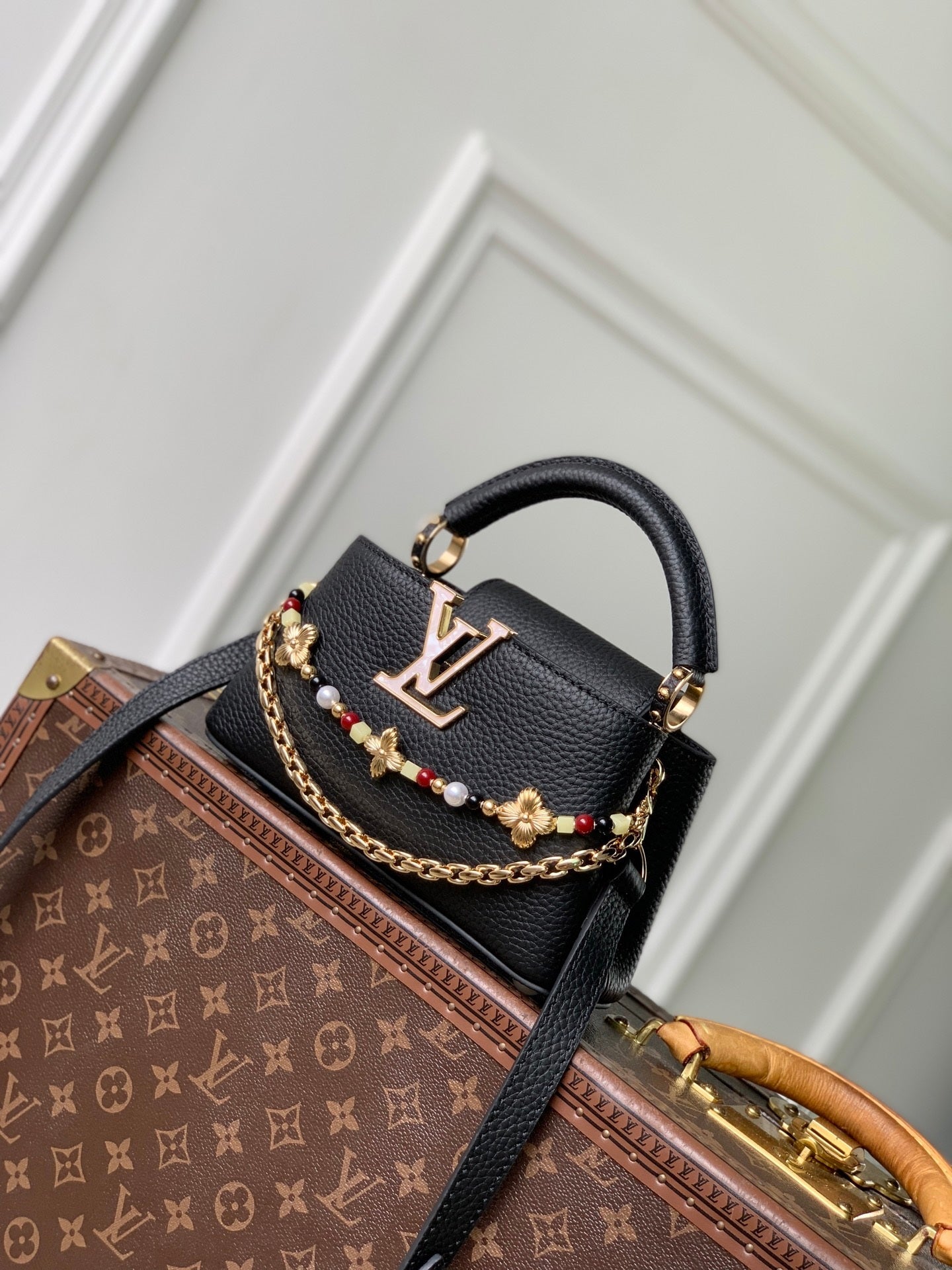 Louis Vuitton LV M29443 Capucines East West Mini Bag Black - Default Title - View 1
