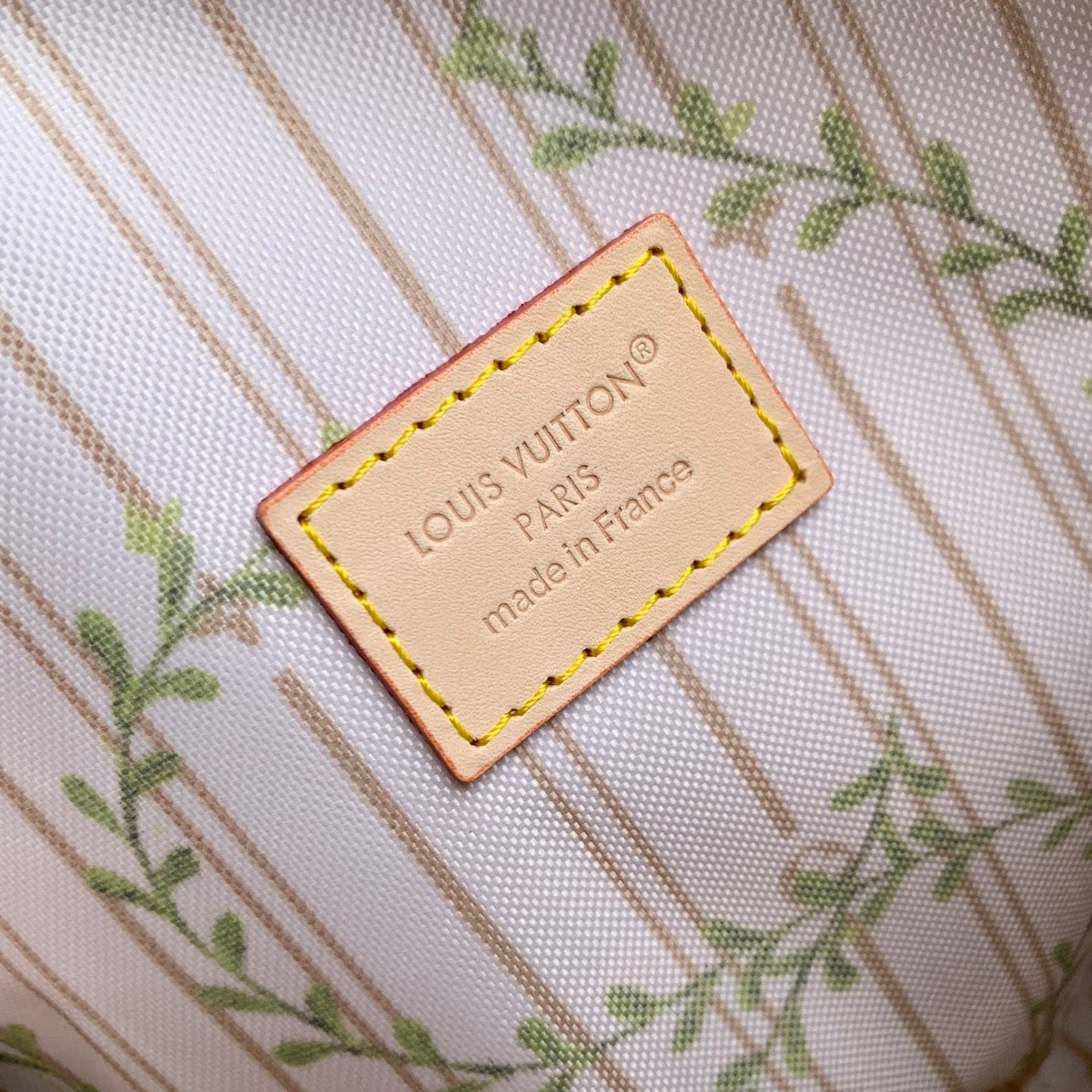 Louis Vuitton LV M29459 Speedy Bandoulière 20 Bag Nude Rose - Default Title - View 9