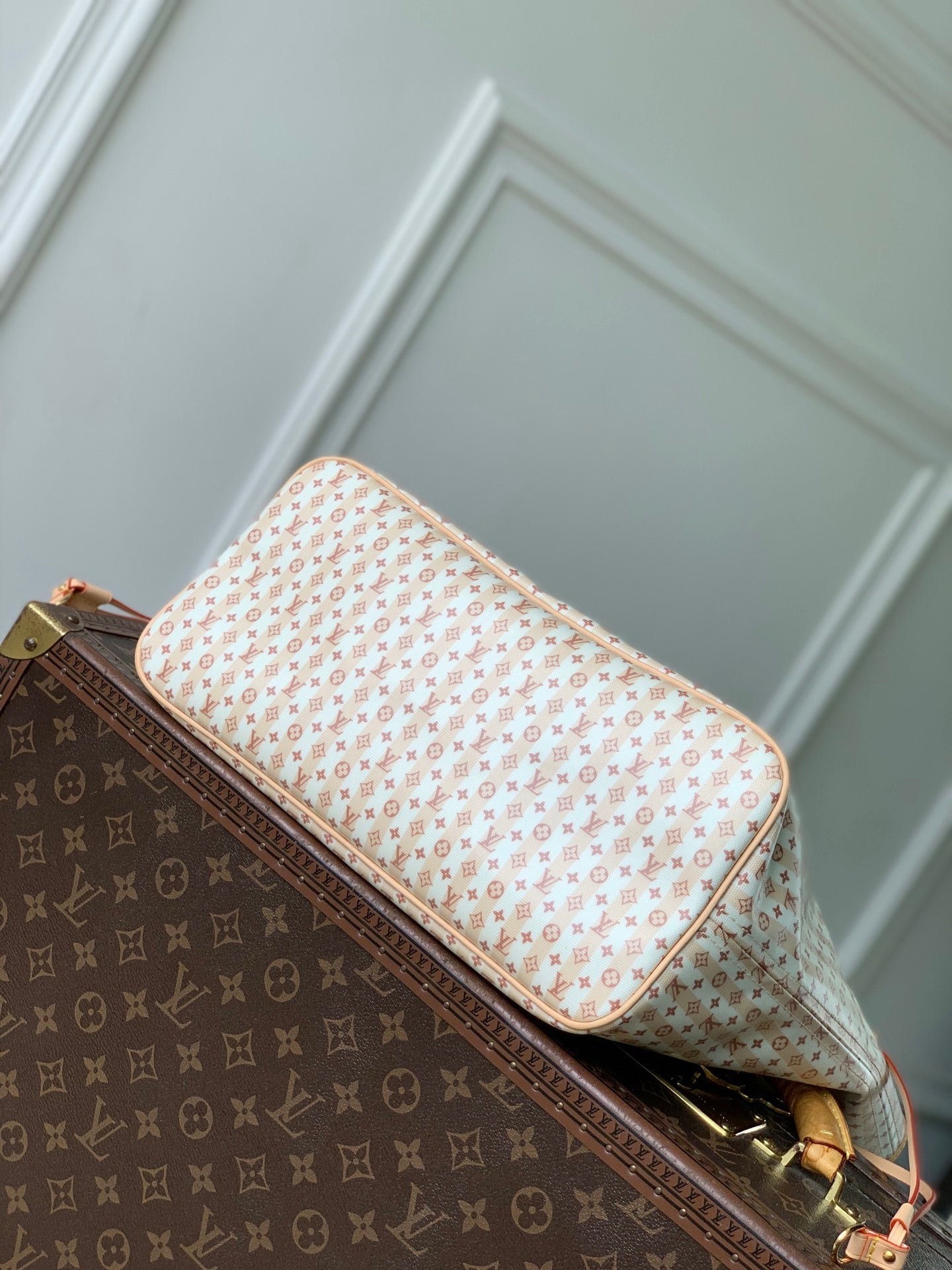 Louis Vuitton LV M29483 Neverfull MM Bag Nude Rose - Default Title - View 5