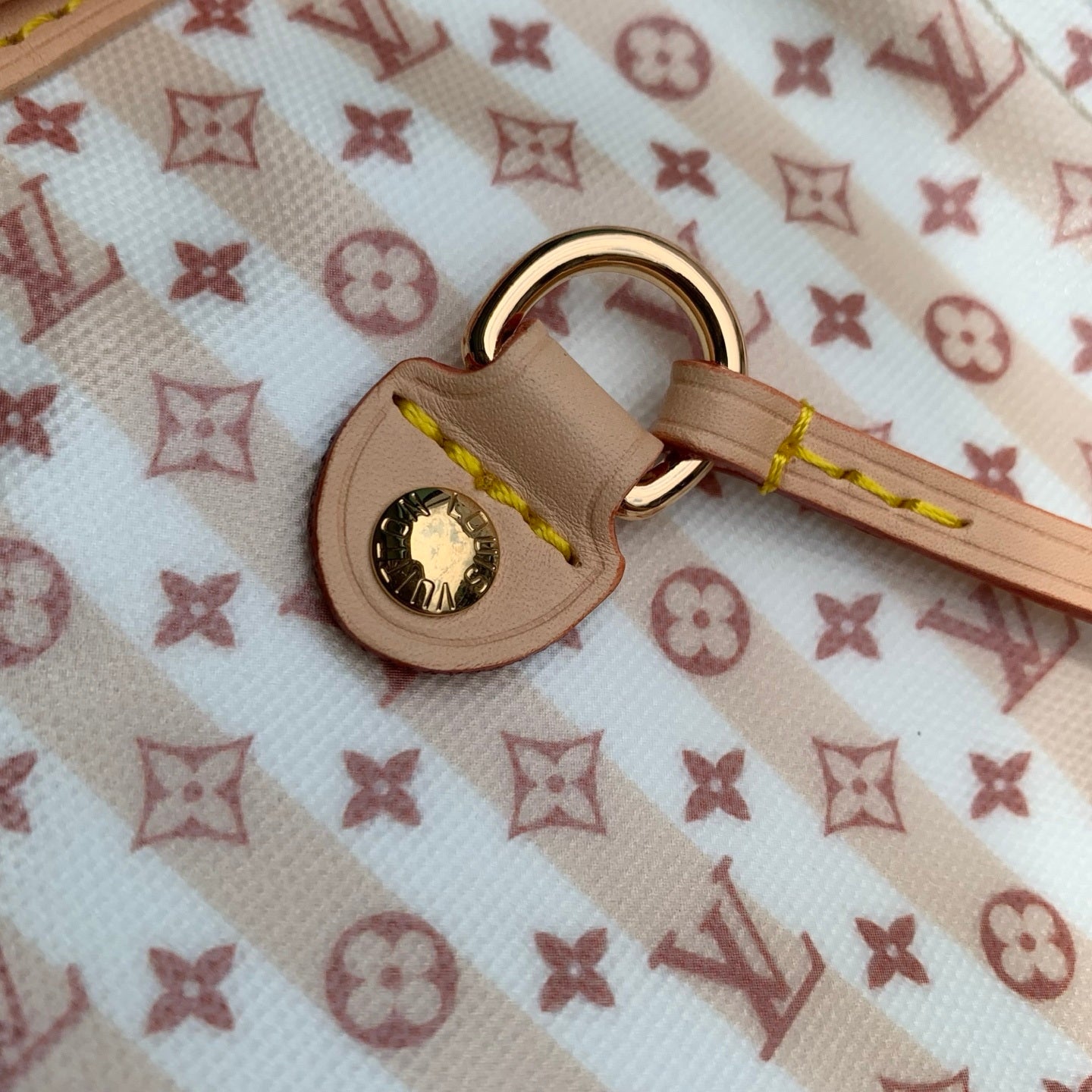 Louis Vuitton LV M29483 Neverfull MM Bag Nude Rose