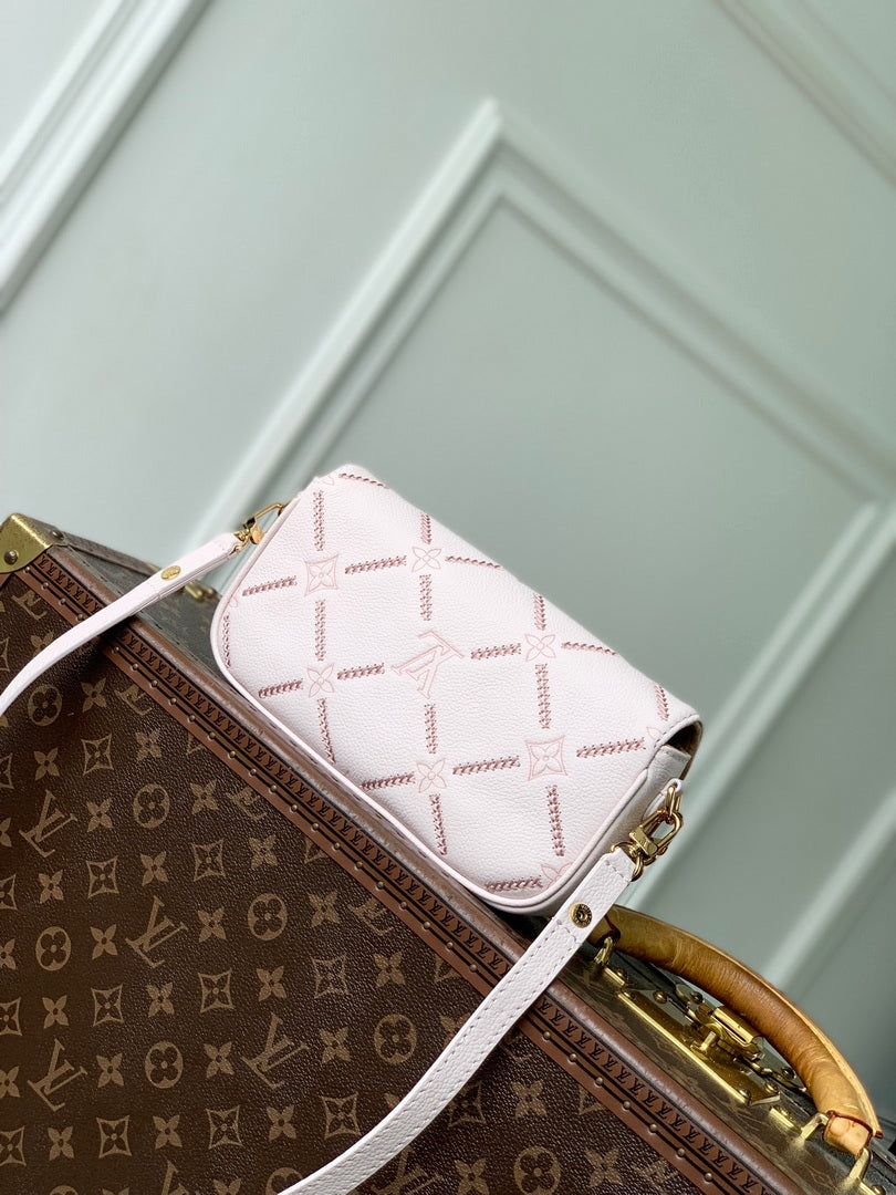 Louis Vuitton LV M29502 Wallet On Chain Ivy Bag Light Bliss Couture
