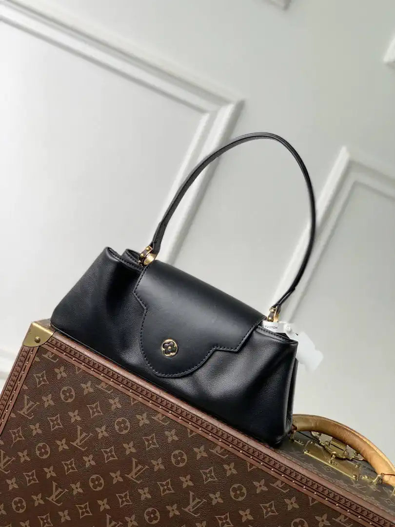 Louis Vuitton LV M29959 Capucines Edito Black