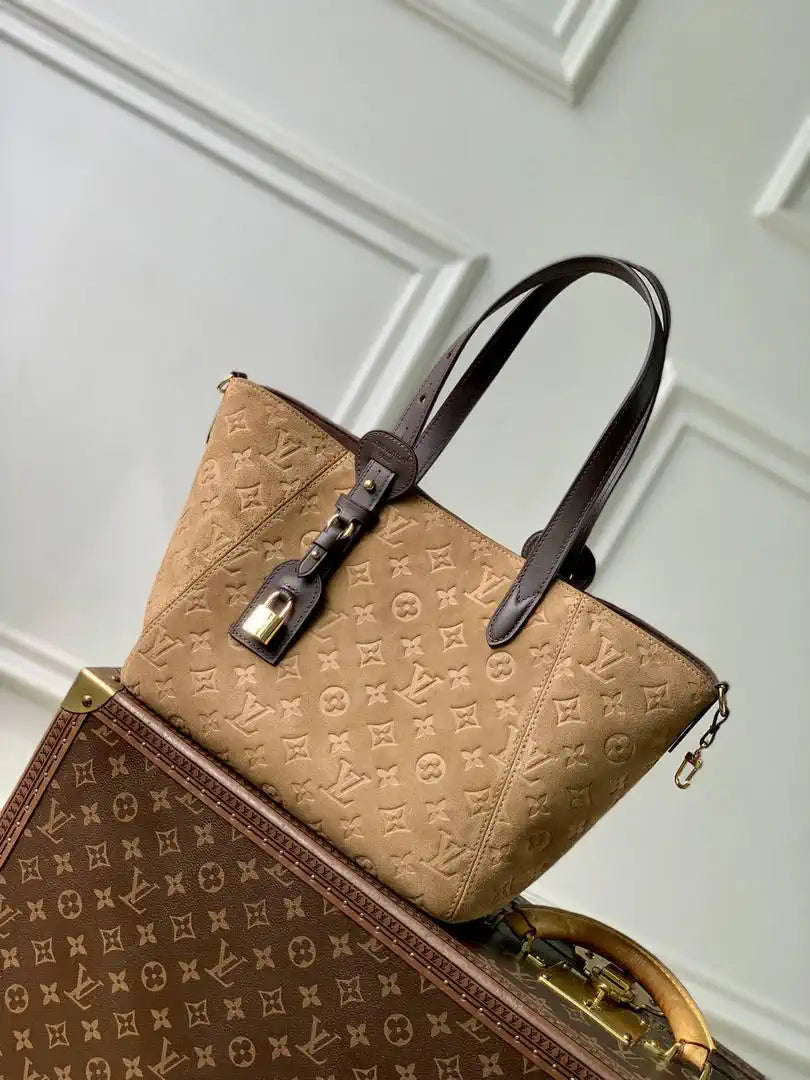 Louis Vuitton LV M29836 All In One Beige Trench
