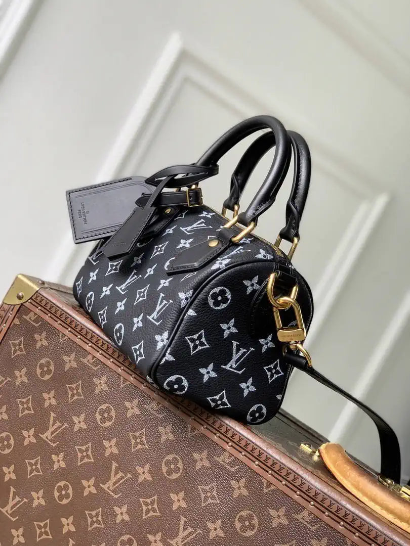 Louis Vuitton LV M2A047 Speedy P9 Bandoulière 20 M28186 Black