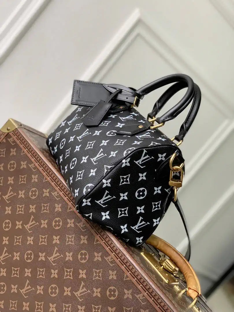 Louis Vuitton LV M2A047 Speedy P9 Bandoulière 25 M24443 Black