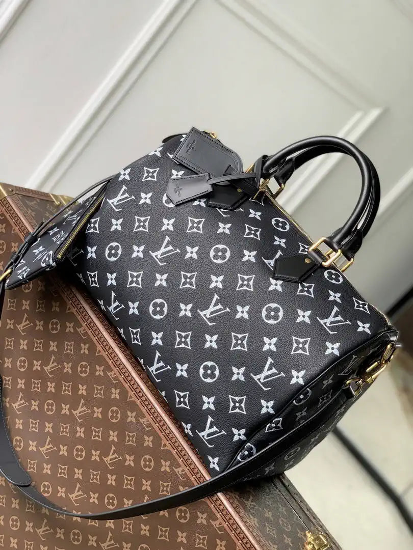 Louis Vuitton LV M2A047 Speedy P9 Bandoulière 40 M24417 Black