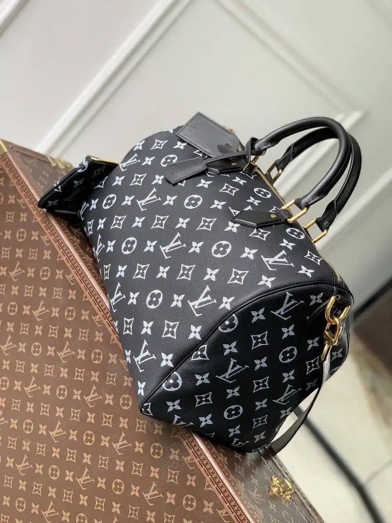 Louis Vuitton LV M2A047 Speedy P9 Bandoulière 40 M24417 Black