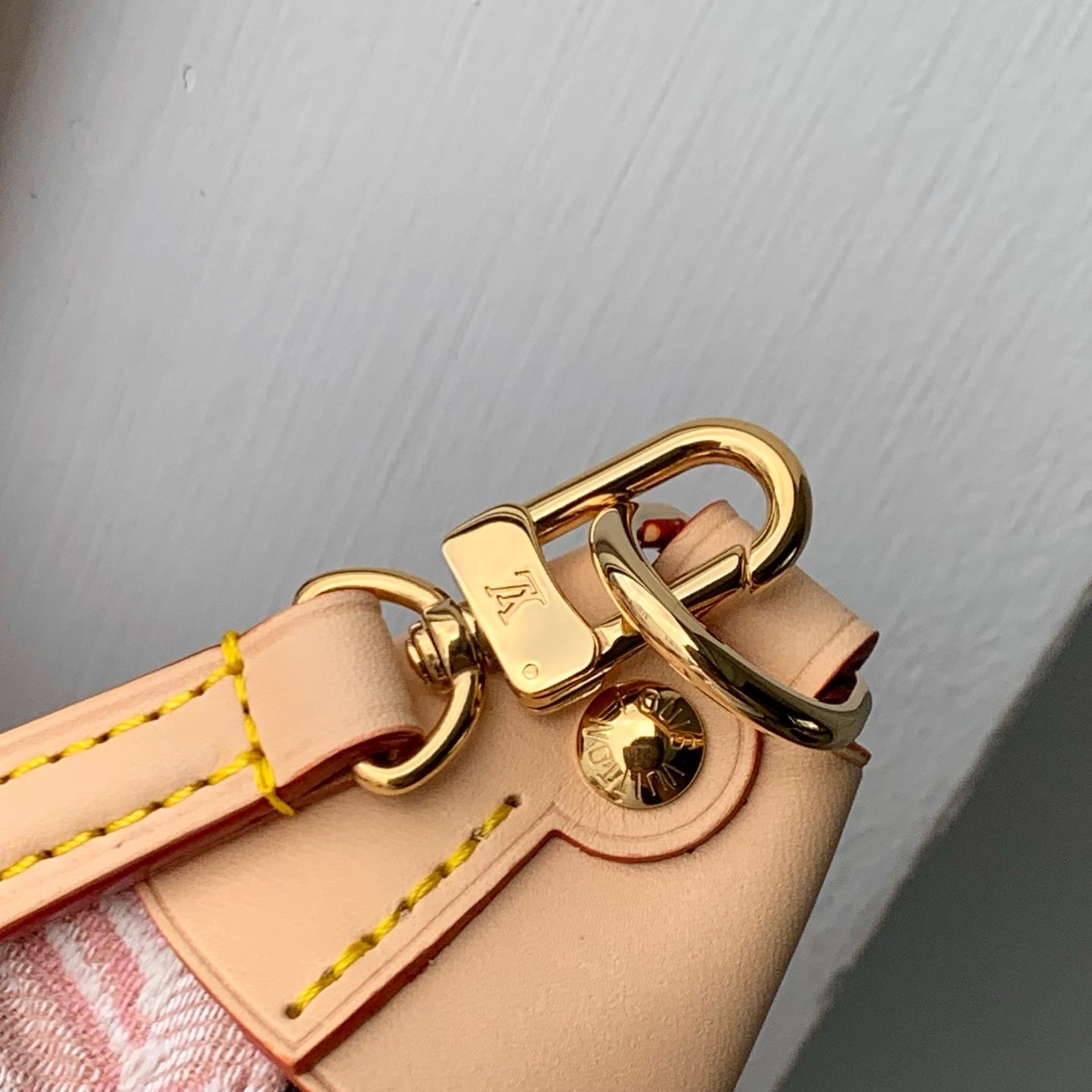 Louis Vuitton  LV M2A382 Pochette Mia Bag - Default Title - View 6