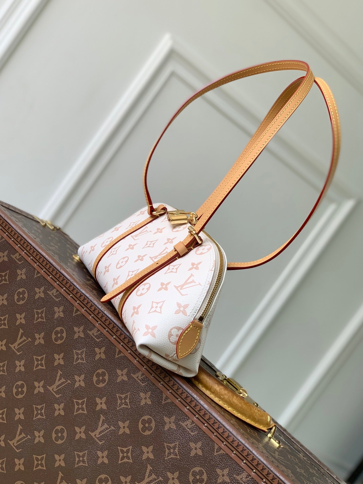 Louis Vuitton LV M2A457 Squire East-West Bag - Default Title - View 2