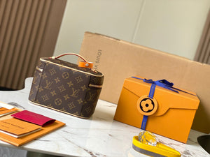 Louis Vuitton LV M44495 Nice Mini Vanity Case Monogram canvas Beige - Default Title - View 3