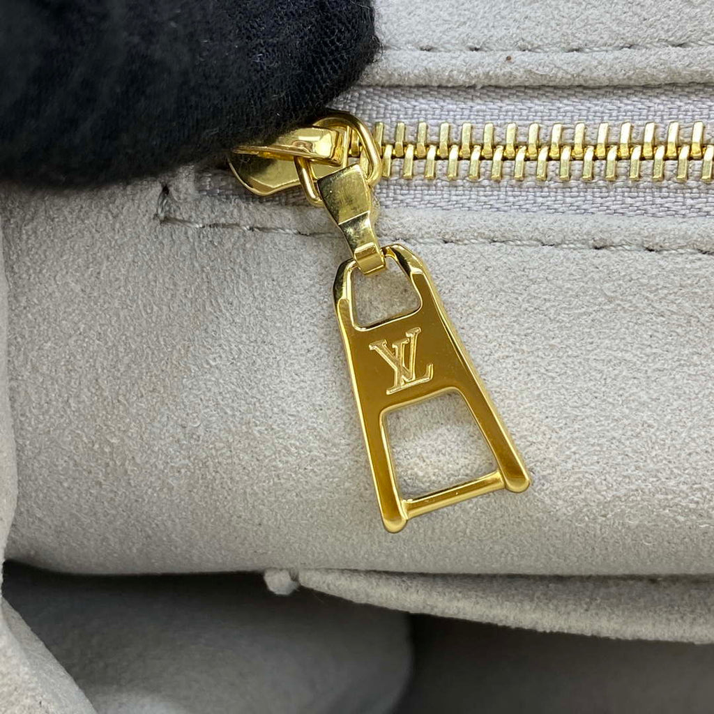 Louis Vuitton LV M45811 Grand Palais Monogram empreinte Pink