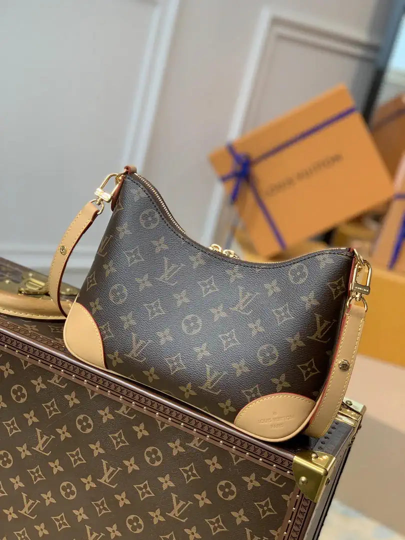 Louis Vuitton LV M45832 Boulogne PM Bag Monogram