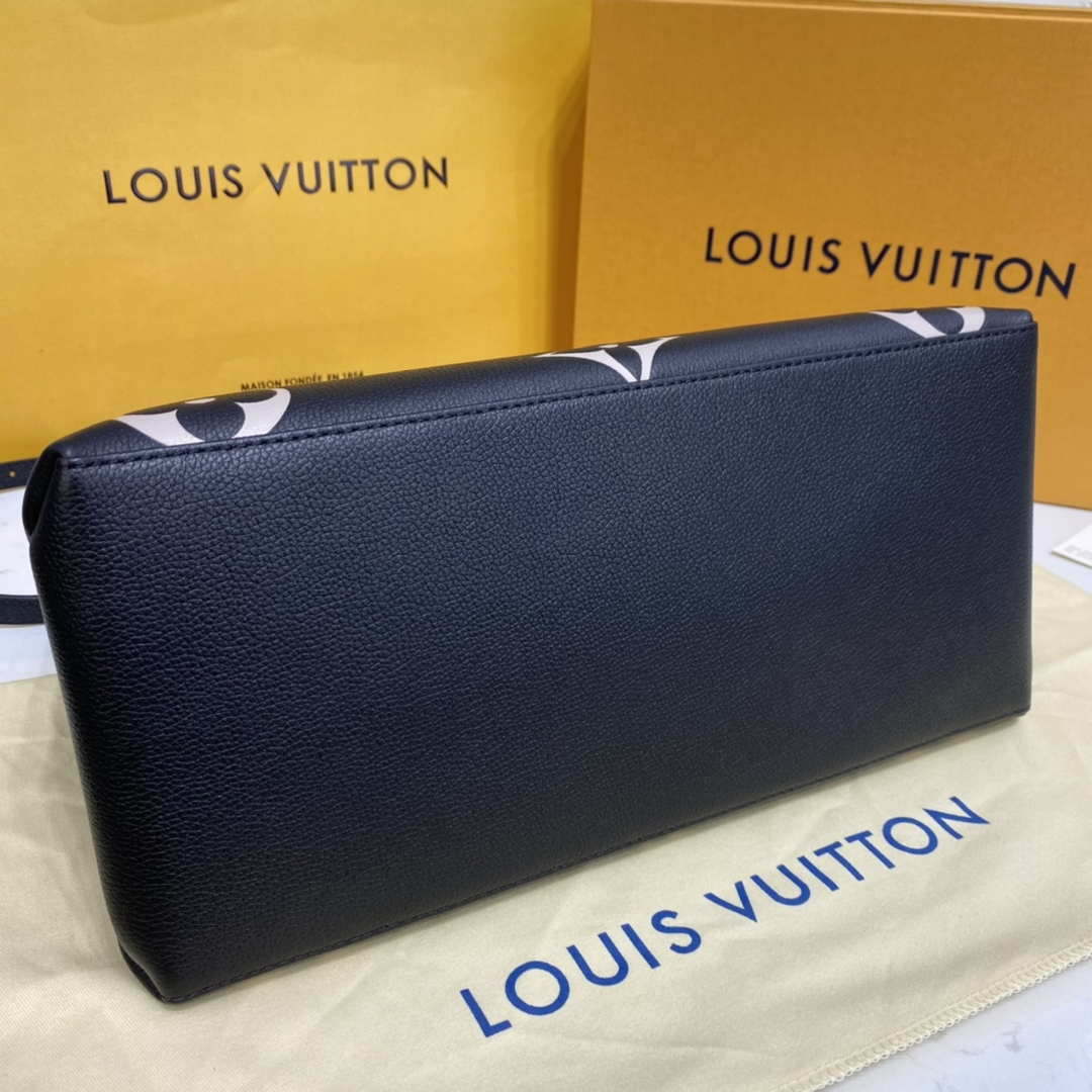 Louis Vuitton LV M45842 Grand Palais bicolor Monogram empreinte leather Black Beige - Default Title - View 4