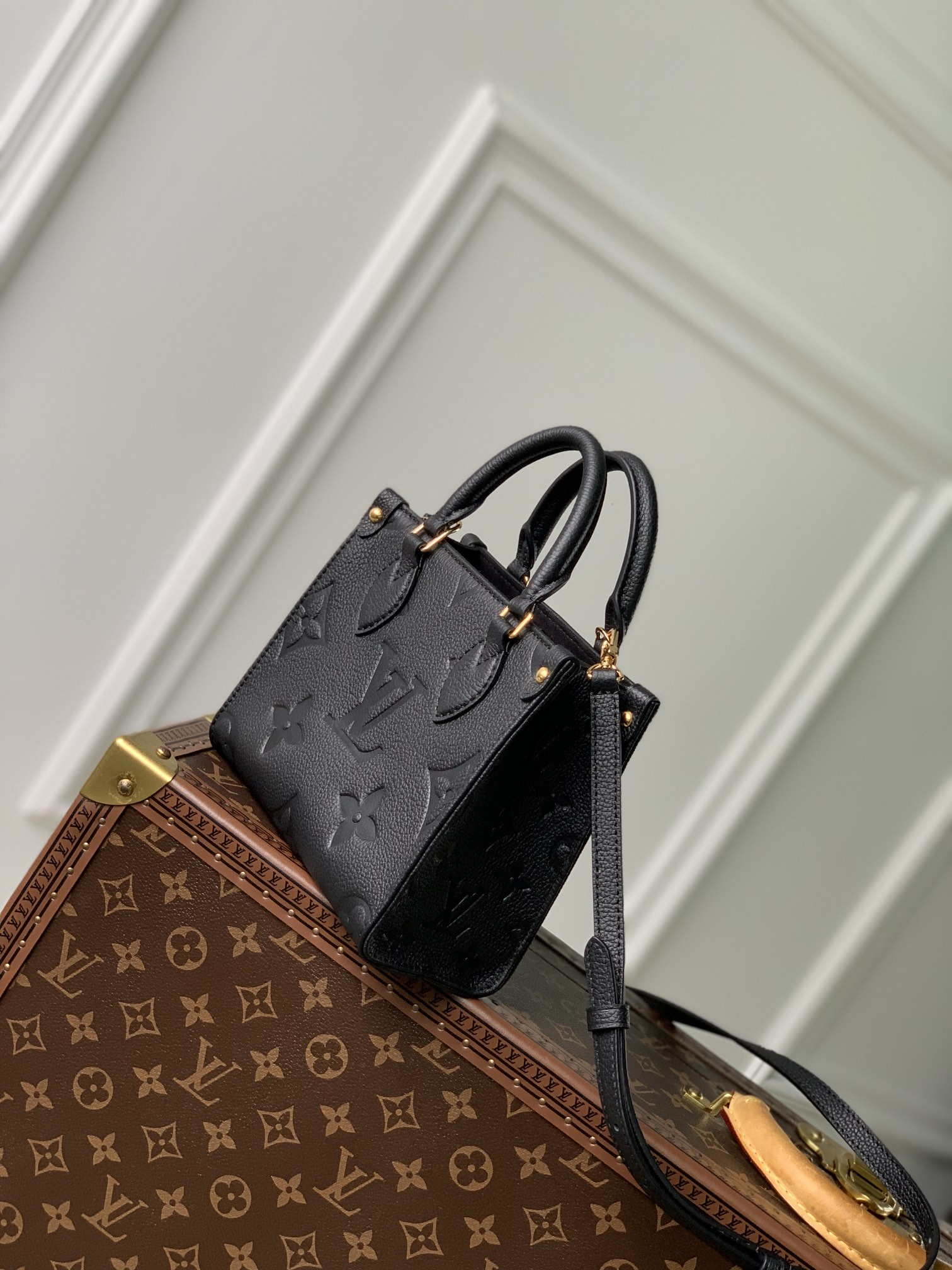 Louis Vuitton LV M46993 OnTheGo BB Handbag Monogram Empreinte Black