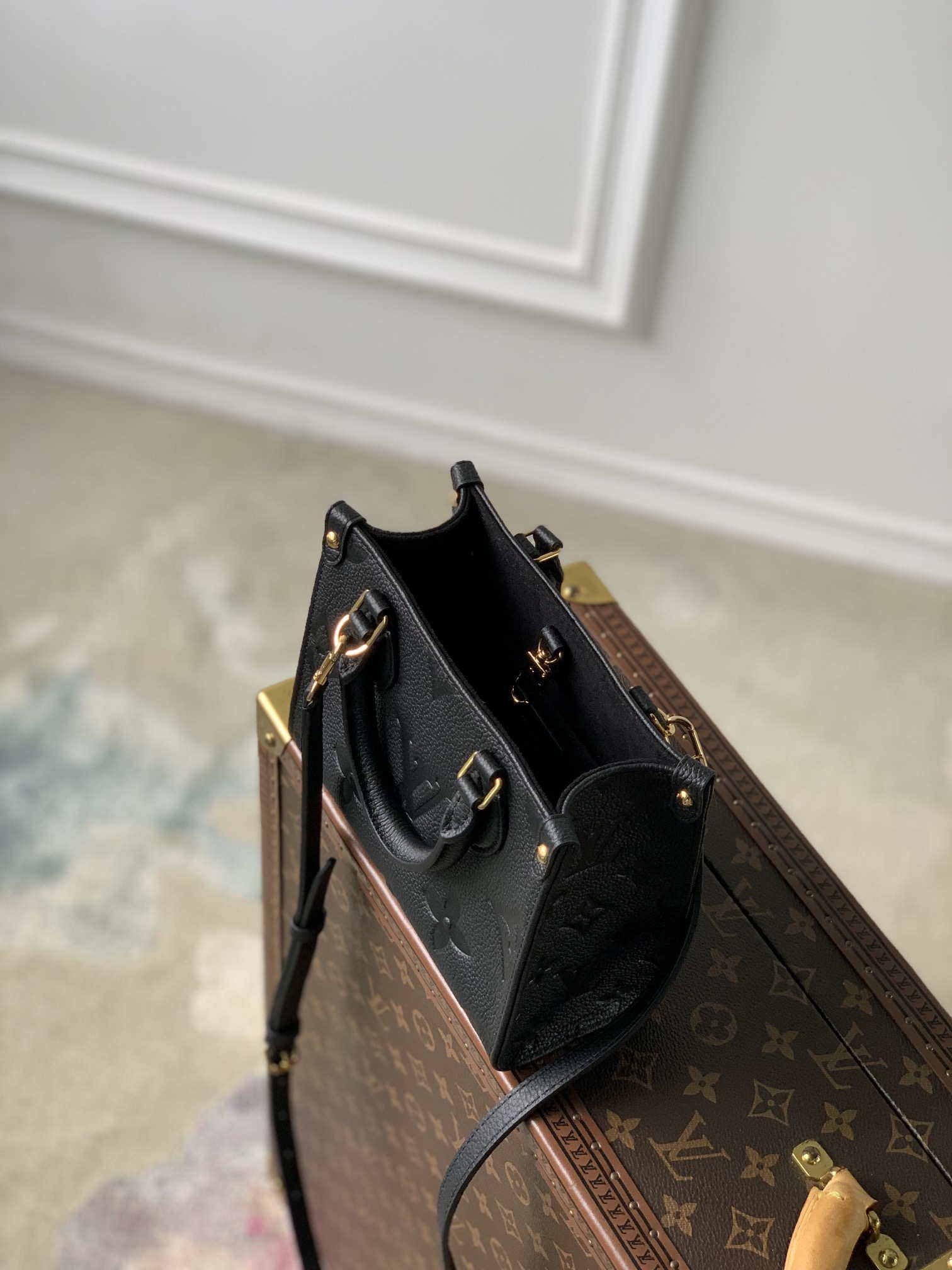 Louis Vuitton LV M46993 OnTheGo BB Handbag Monogram Empreinte Black - Default Title - View 7