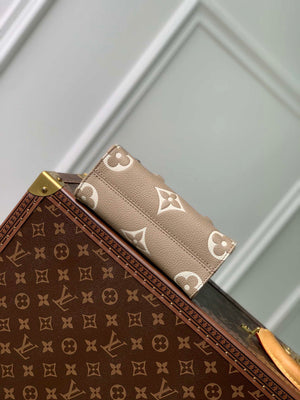 Louis Vuitton LV M47054 OnTheGo BB Handbag Bicolor Monogram Empreinte Leather Tourterelle  Cr¨¨me - Default Title - View 4