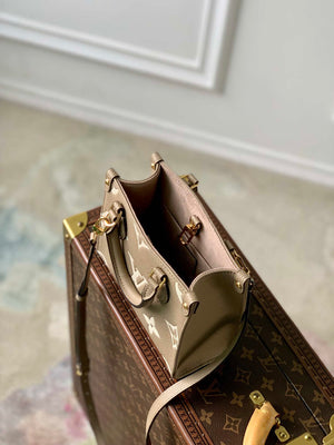 Louis Vuitton LV M47054 OnTheGo BB Handbag Bicolor Monogram Empreinte Leather Tourterelle  Cr¨¨me - Default Title - View 9