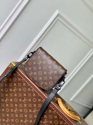 Louis Vuitton LV M47060 Montsouris Messenger PM Monogram Canvas - Default Title - View 3