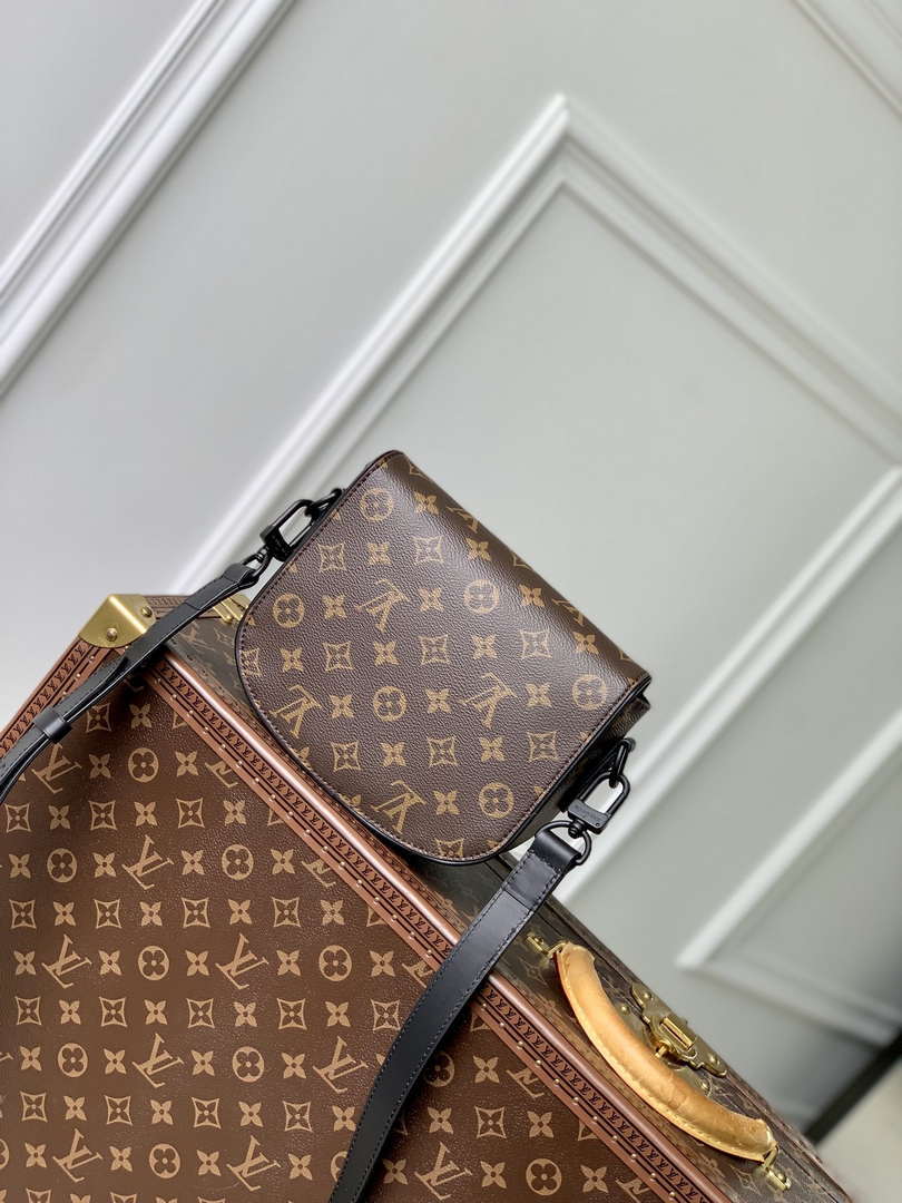 Louis Vuitton LV M47060 Montsouris Messenger PM Monogram Canvas