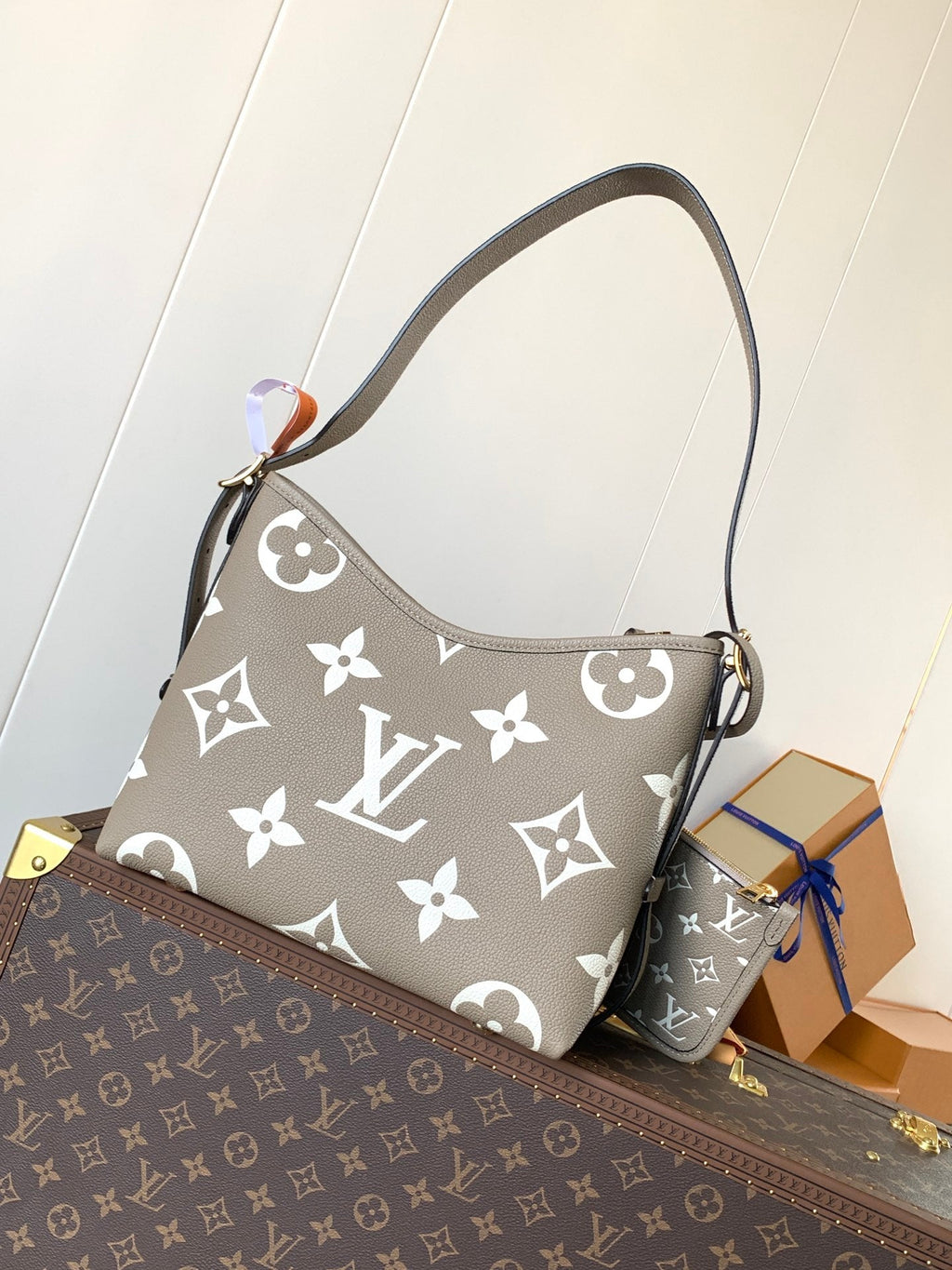 Louis Vuitton LV M47180 CarryAll PM Bag Tourterelle Gray / Crème Beige