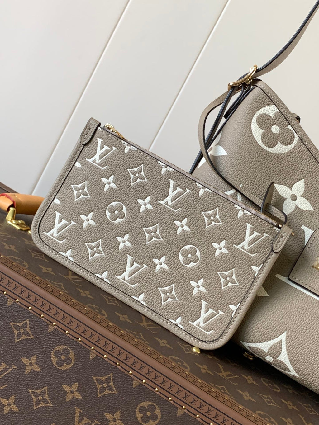 Louis Vuitton LV M47180 CarryAll PM Bag Tourterelle Gray / Crème Beige