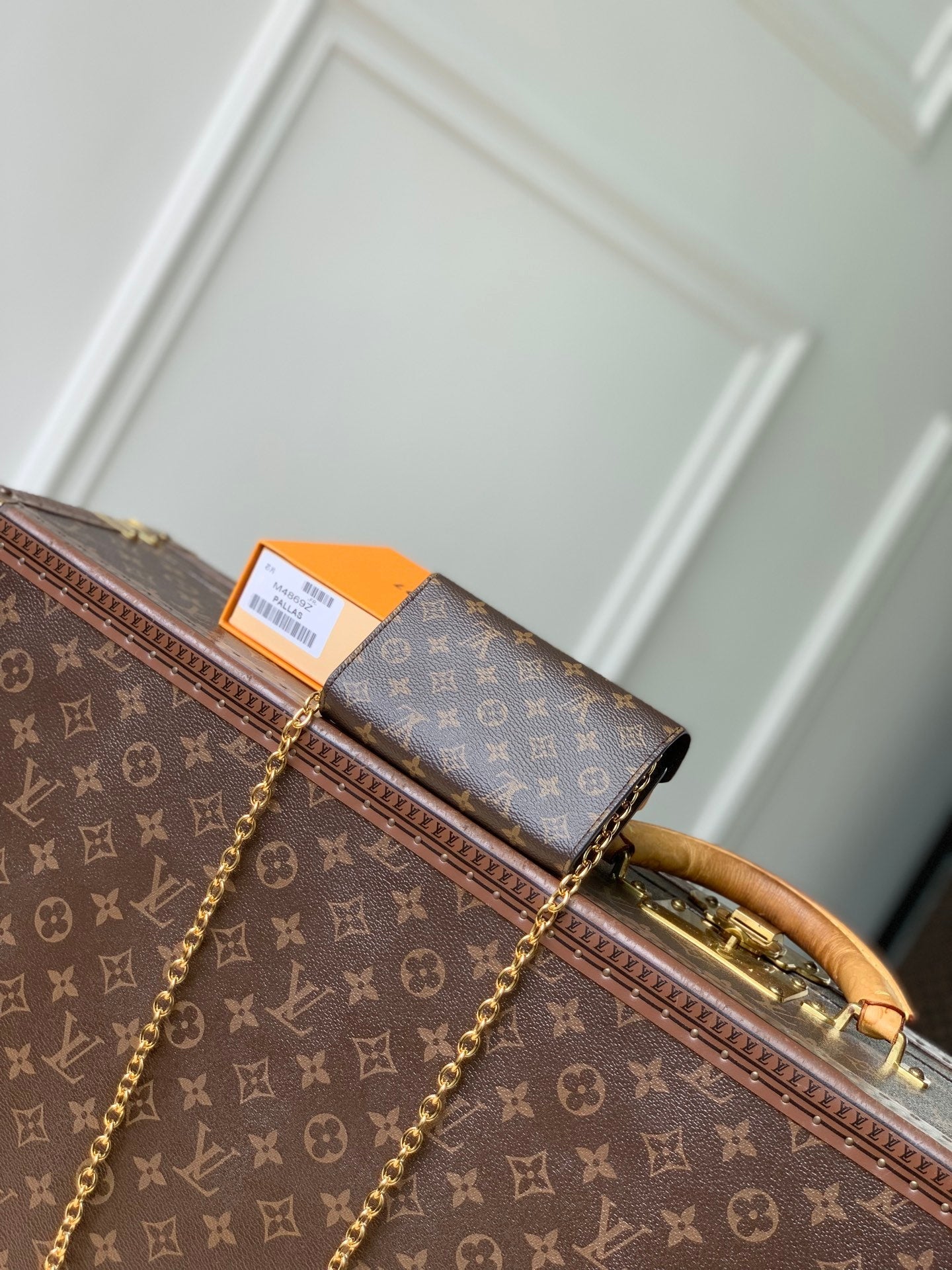 Louis Vuitton LV M4869Z Pouch Metis Belt Bag - Default Title - View 2