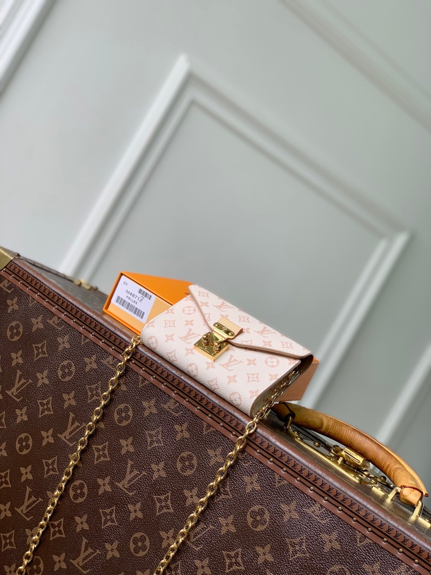 Louis Vuitton LV M4871Z Pouch Metis Belt Bag - Default Title - View 1