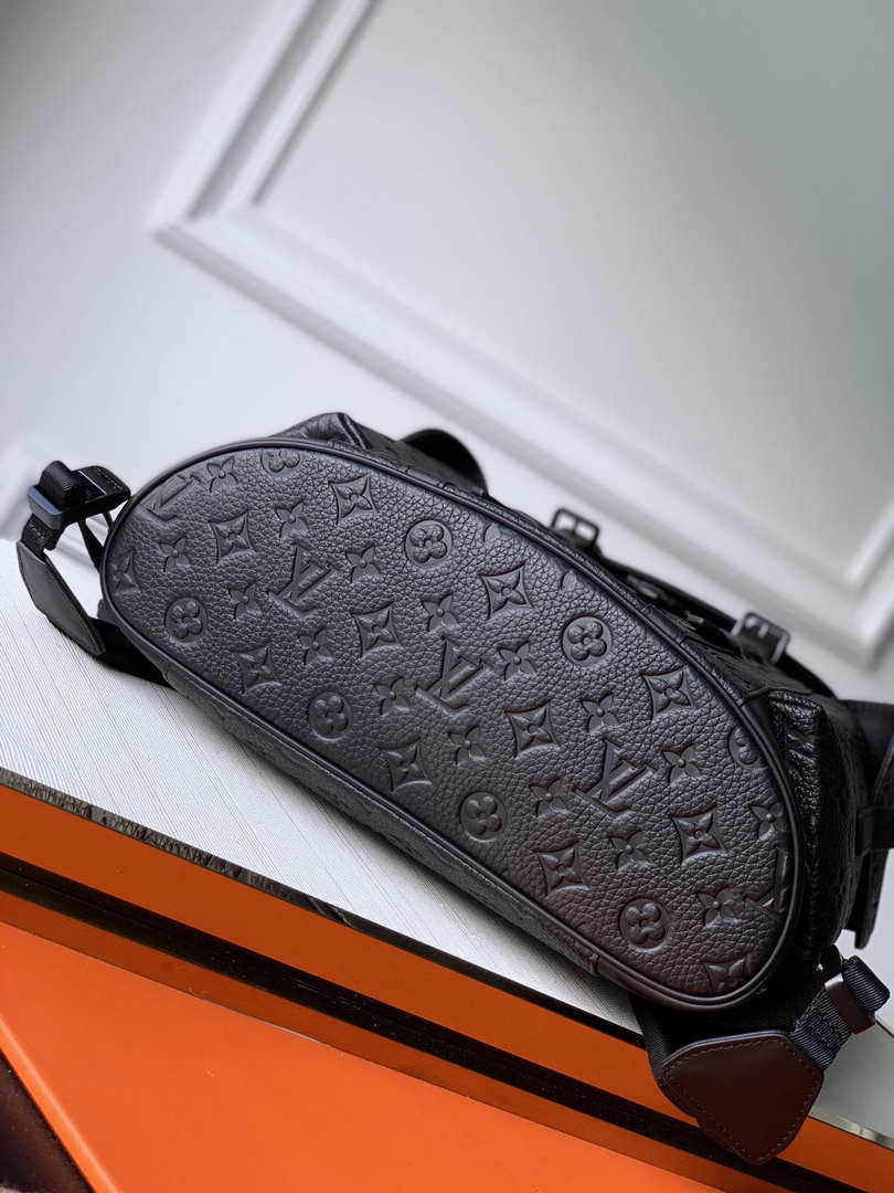 Louis Vuitton LV M55699 Christopher Backpack Taurillon Monogram N41379 Black