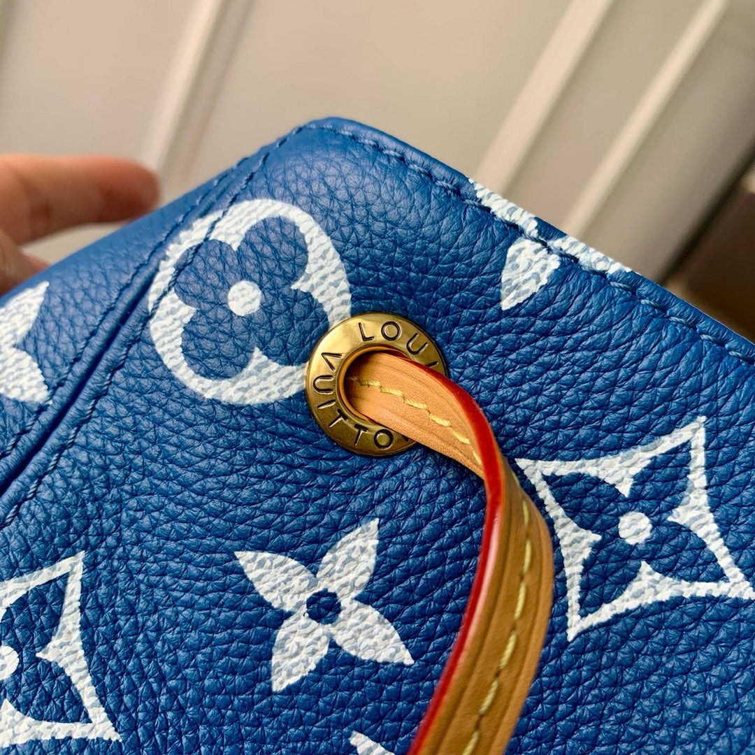 Louis Vuitton LV M55699 P9 Christopher MM Backpack Blue