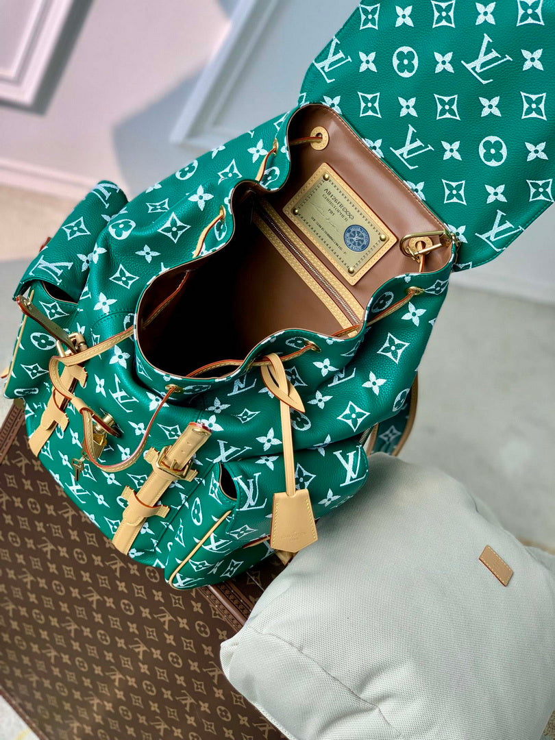 Louis Vuitton LV M55699 P9 Christopher MM Backpack Green