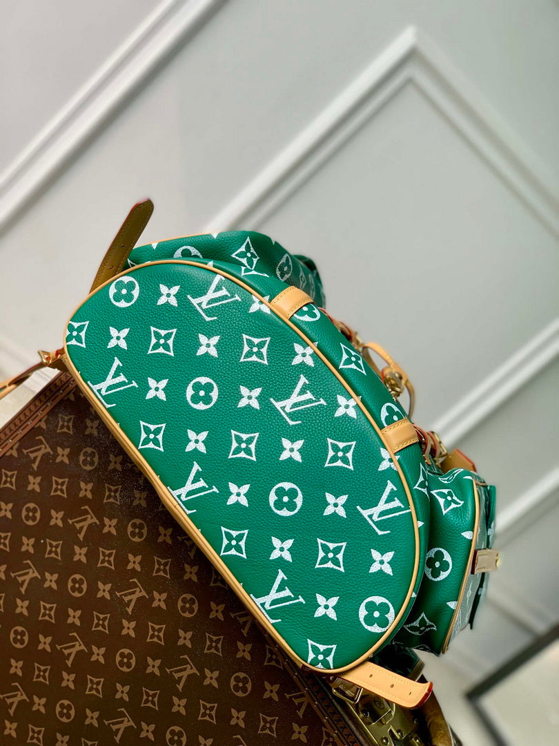 Louis Vuitton LV M55699 P9 Christopher MM Backpack Green
