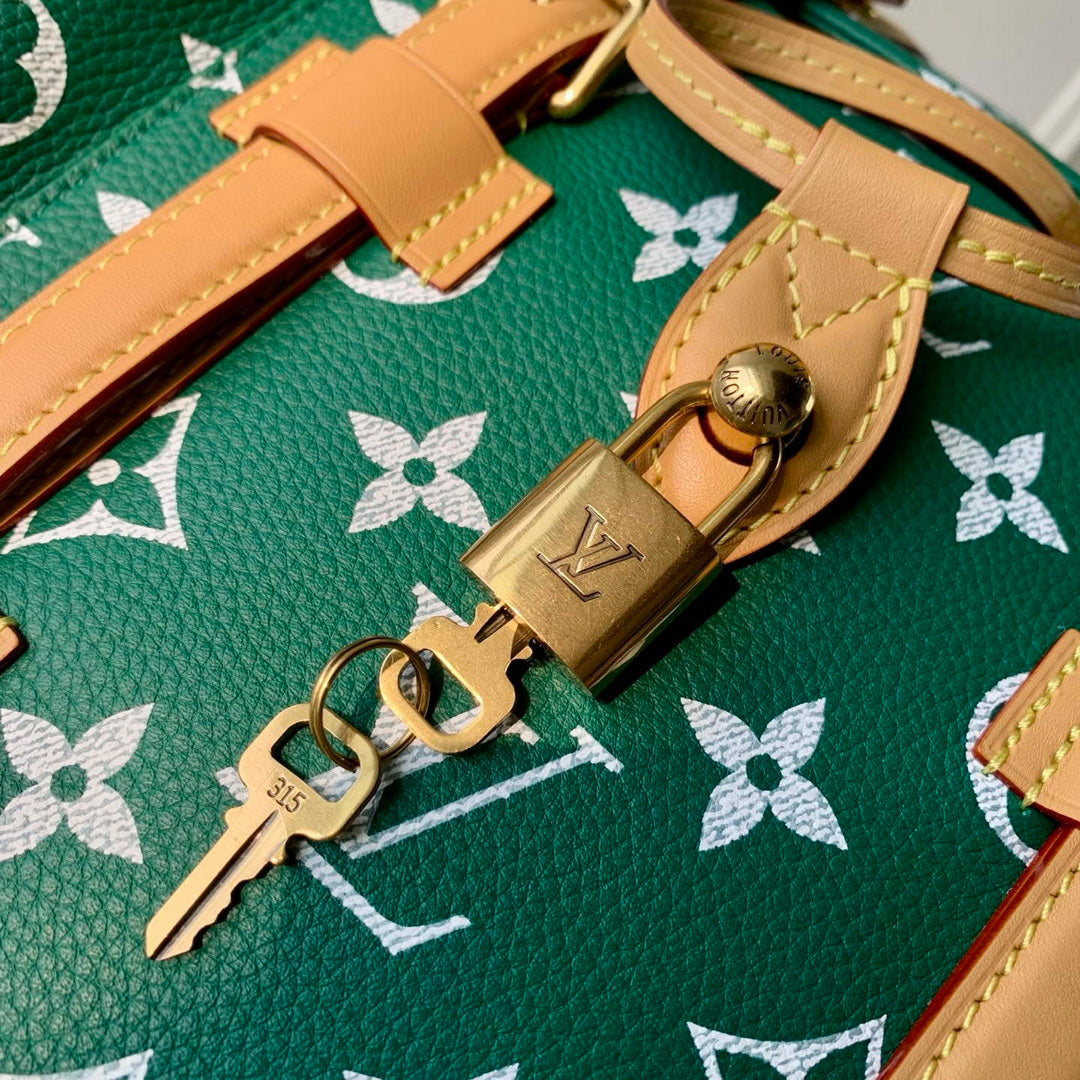 Louis Vuitton LV M55699 P9 Christopher MM Backpack Green