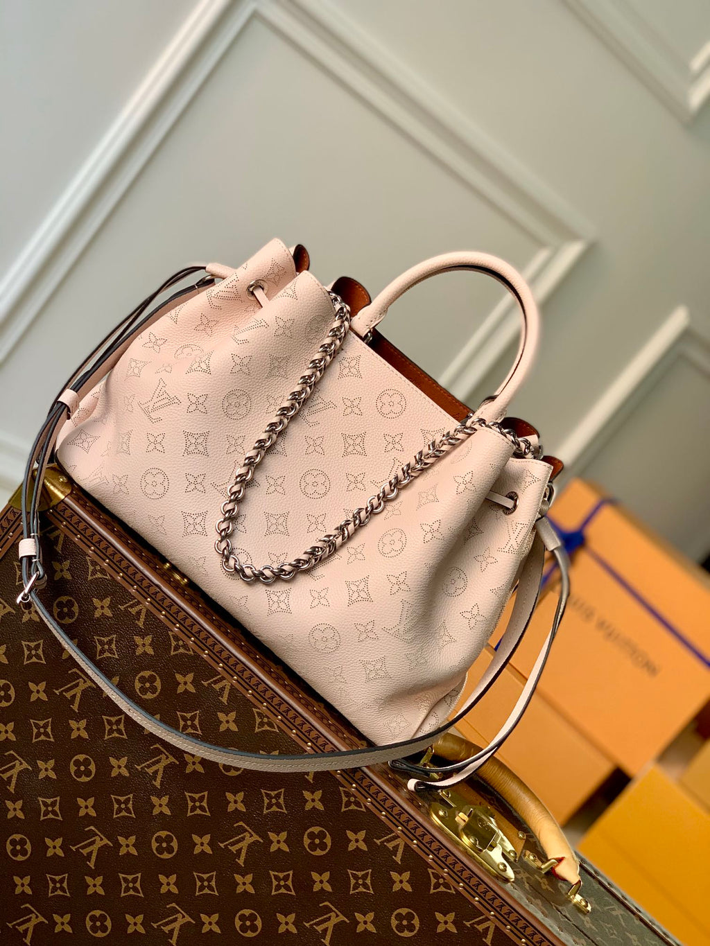 Louis Vuitton LV M59203 Bella Tote Mahina Cr¨¨me Beige